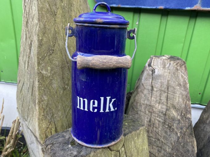 Blauw melkbus